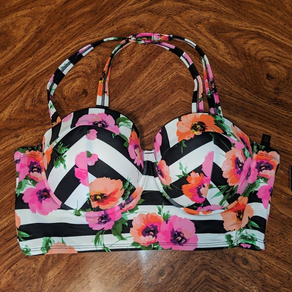 NWT Torrid Bikini Top